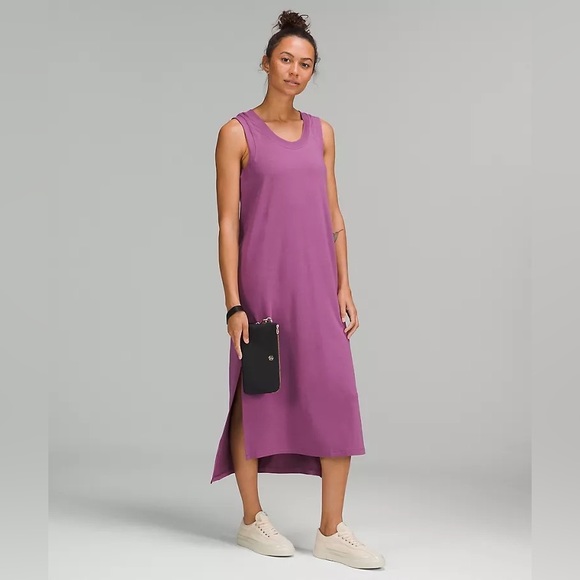 NWT Lululemon Curved Wristlet - Picture 2 of 6